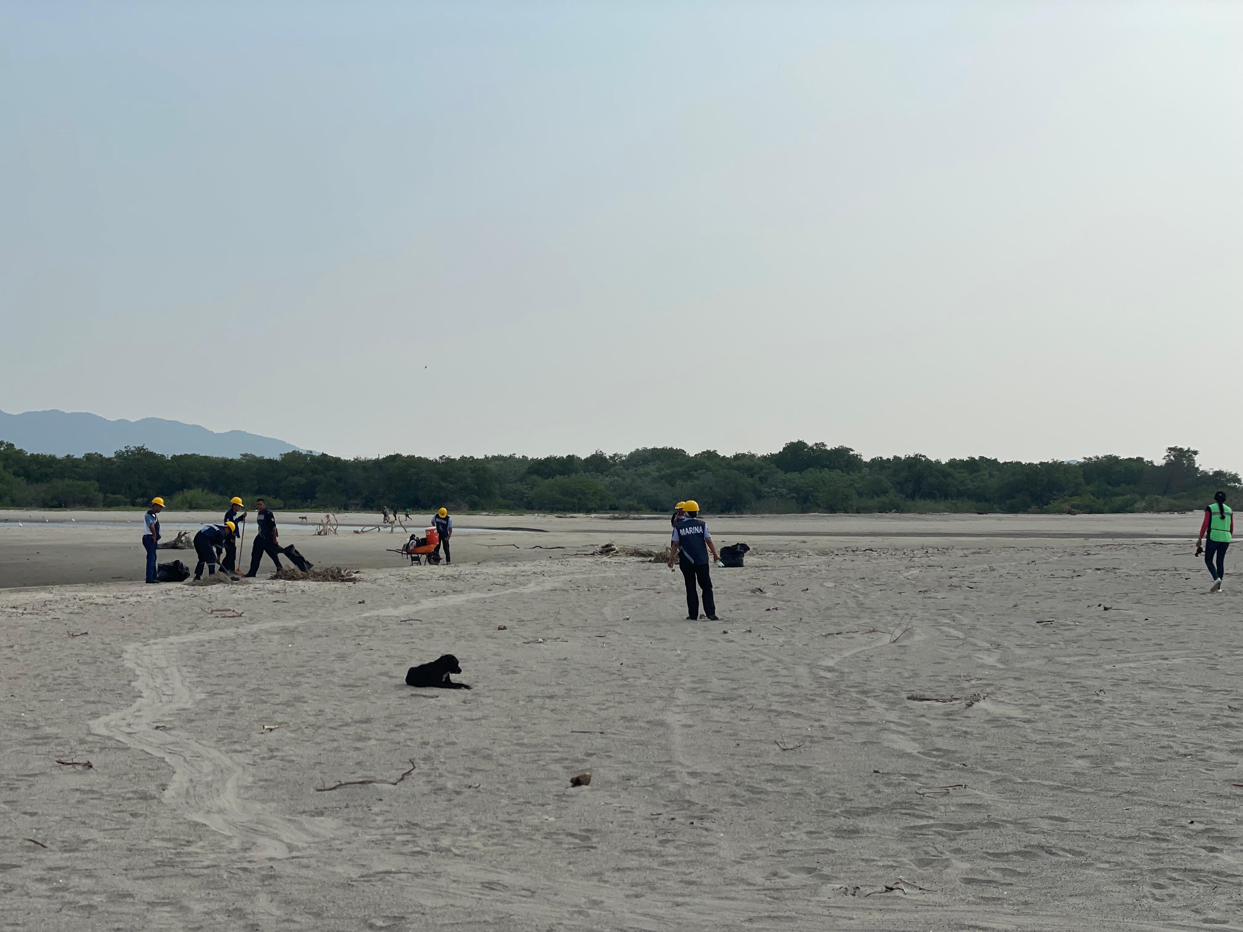 LIMPIEZA MENSUAL DE JULIO 2025 EN COLABORACIÓN CON SEMAR EN BAHÍA LA VENTOSA, SALINA CRUZ, OAXACA