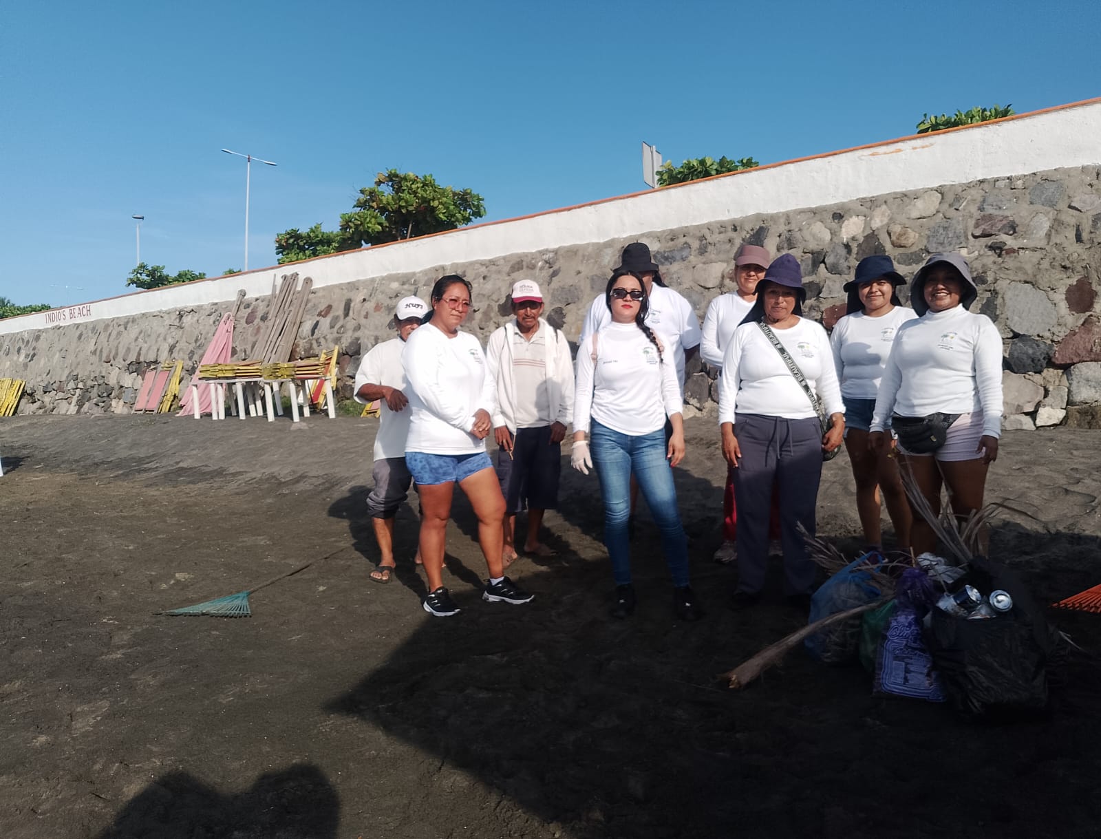 Limpieza en playa Miramar, septiembre 2025, por la Unión Guillermo Reyes Laguna