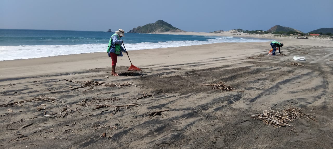 LIMPIEZA MENSUAL DE JULIO 2025 EN PLAYA AZUL, SALINA CRUZ, OAXACA