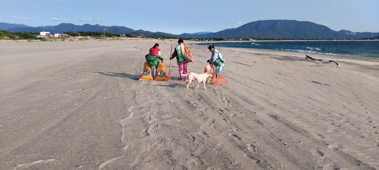 LIMPIEZA MENSUAL DE OCTUBRE 2025 EN PLAYA AZUL, SALINA CRUZ, OAXACA