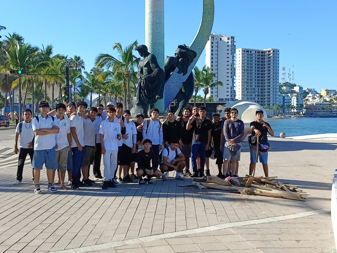 (OAP) Gobierno de Mazatlán, actividad de limpieza de playa Norte zona de Monumento al Pescador a Torre M 11-oct-2025