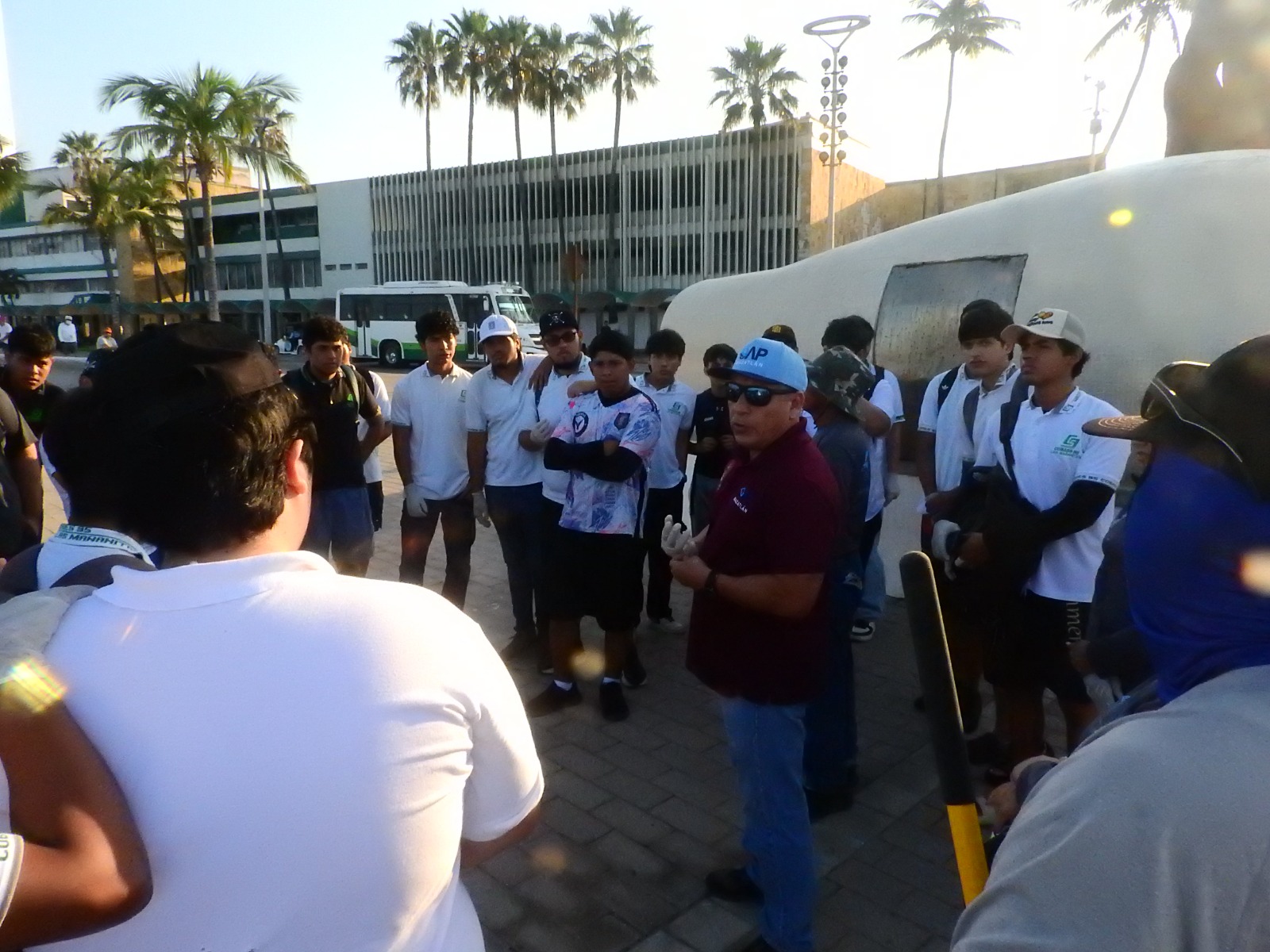 (OAP) Gobierno de Mazatlán, actividad de limpieza de playa Norte 18-oct-2025