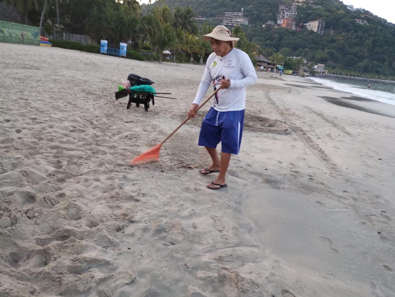 LIMPIEZA DIARIA PLAYA LA ROPA