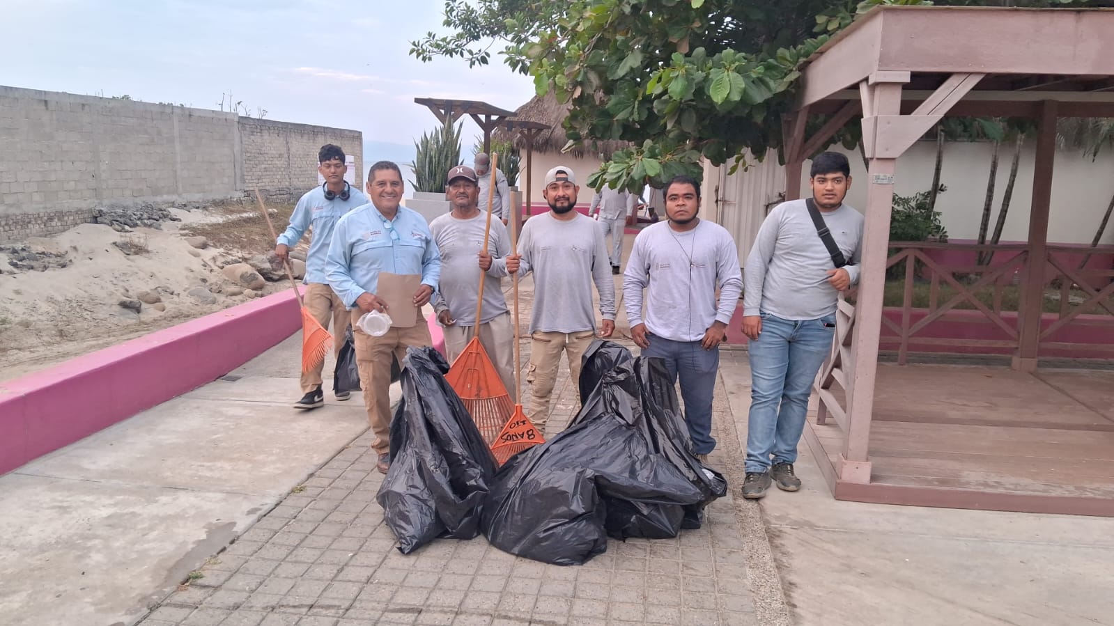 PLAYAS Y ACCESOS AL MAR BAHIA DE BANDERAS, NAYARIT.