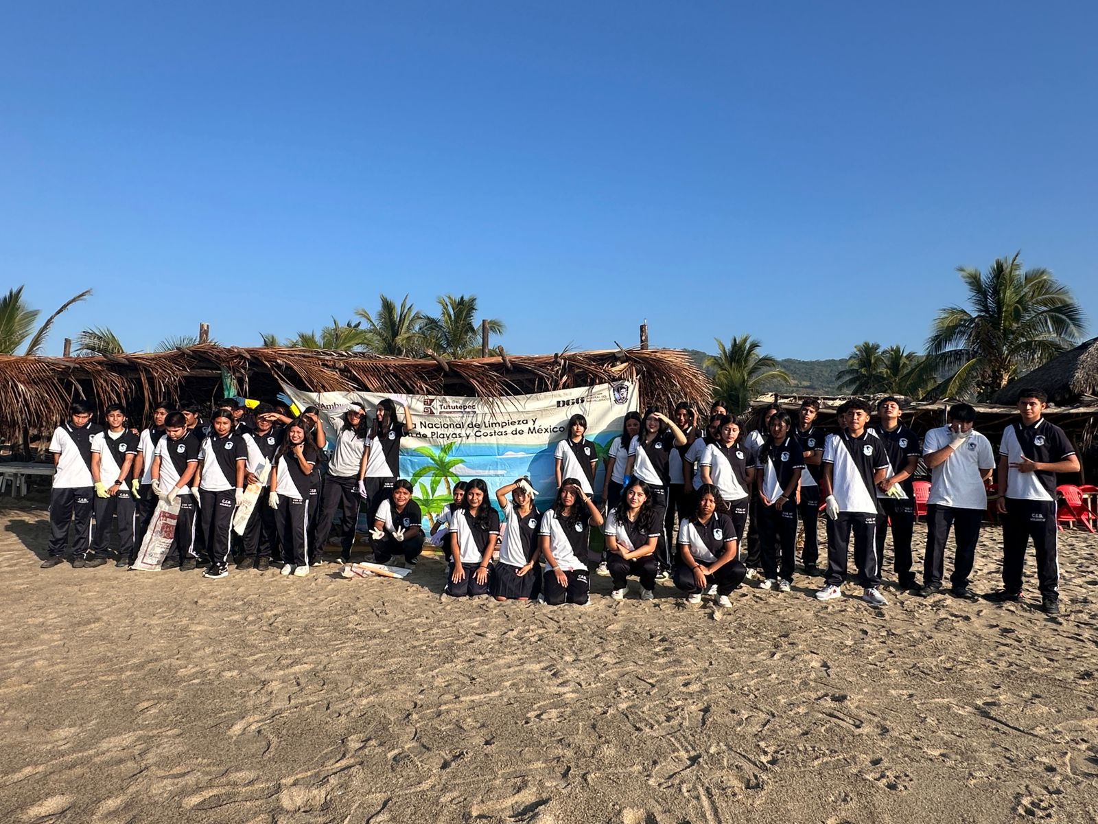 ÚNETE, TE INVITAMOS A MANTENER LIMPIAS NUESTRAS PLAYAS!!