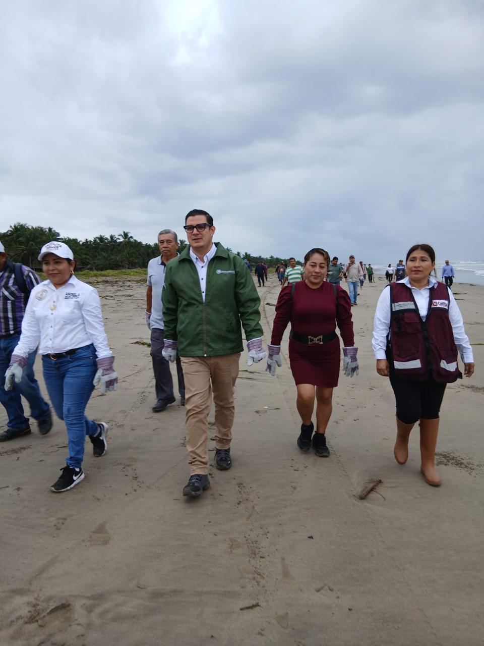 Limpieza masiva en Playa Pico de Oro