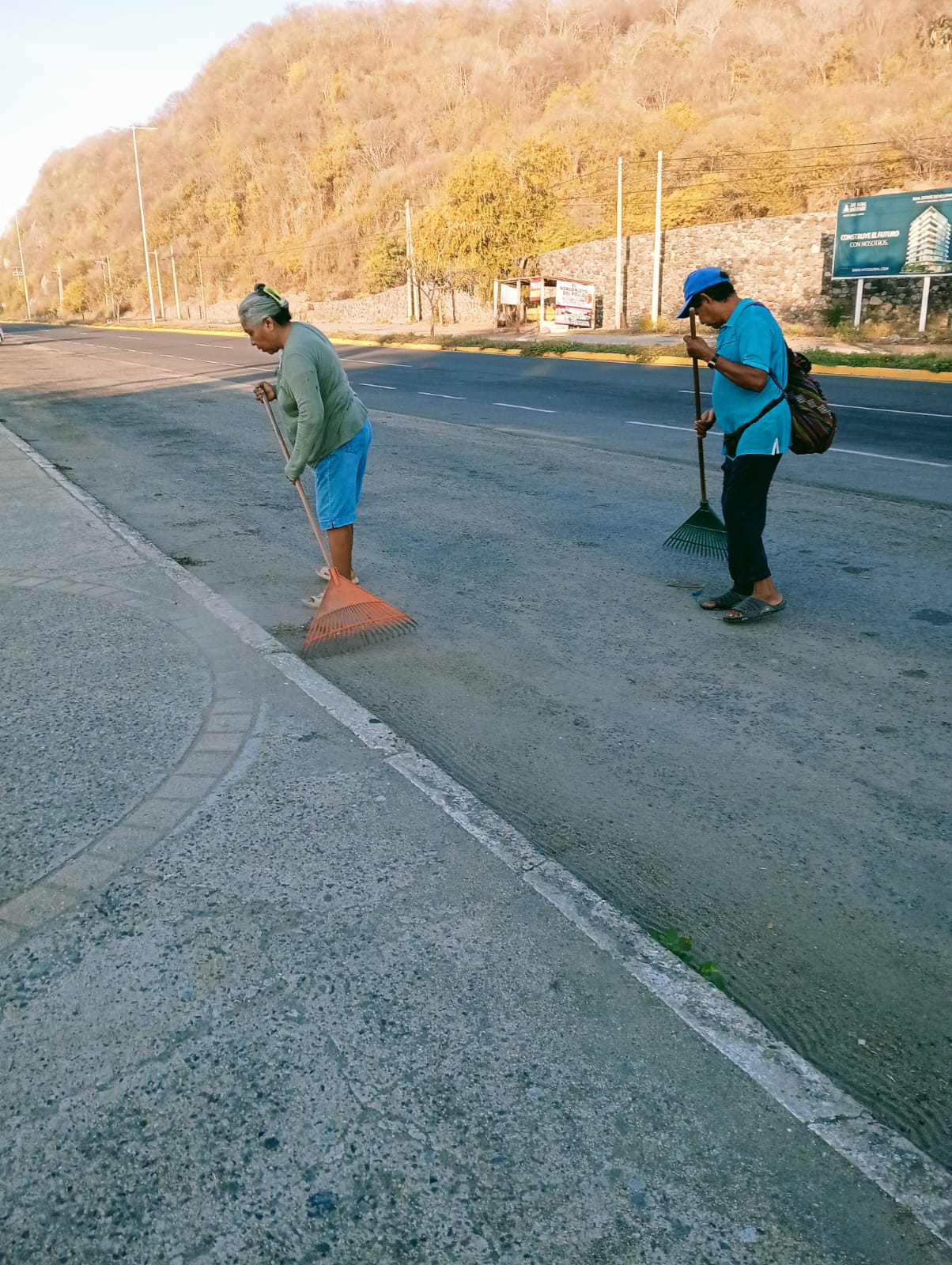 Como última actividad de Limpieza del año se reunieron integrantes de la Unión Emiliano Zapata en la Playa de Miramar